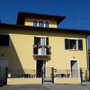 Esmera , Desenzano del Garda Italien